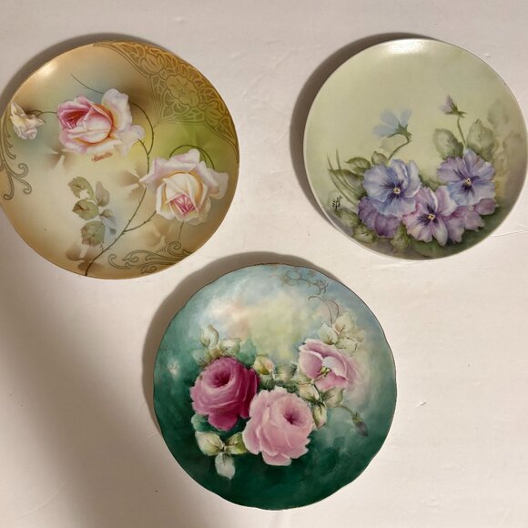 Set of 3 Hand Painted Collectable Floral Plates - Picture 1 of 5
